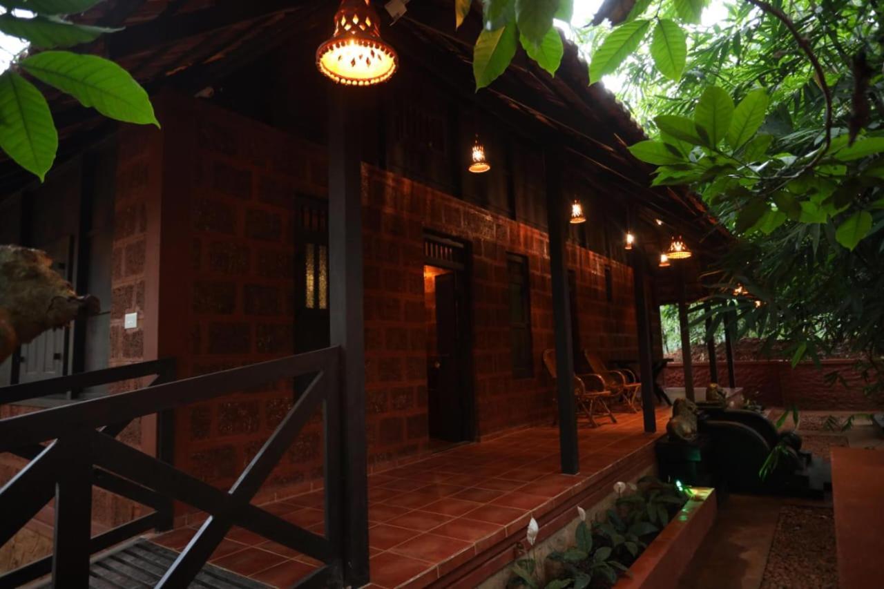 Greens Tree House & Wood House Sultan Bathery Exterior photo